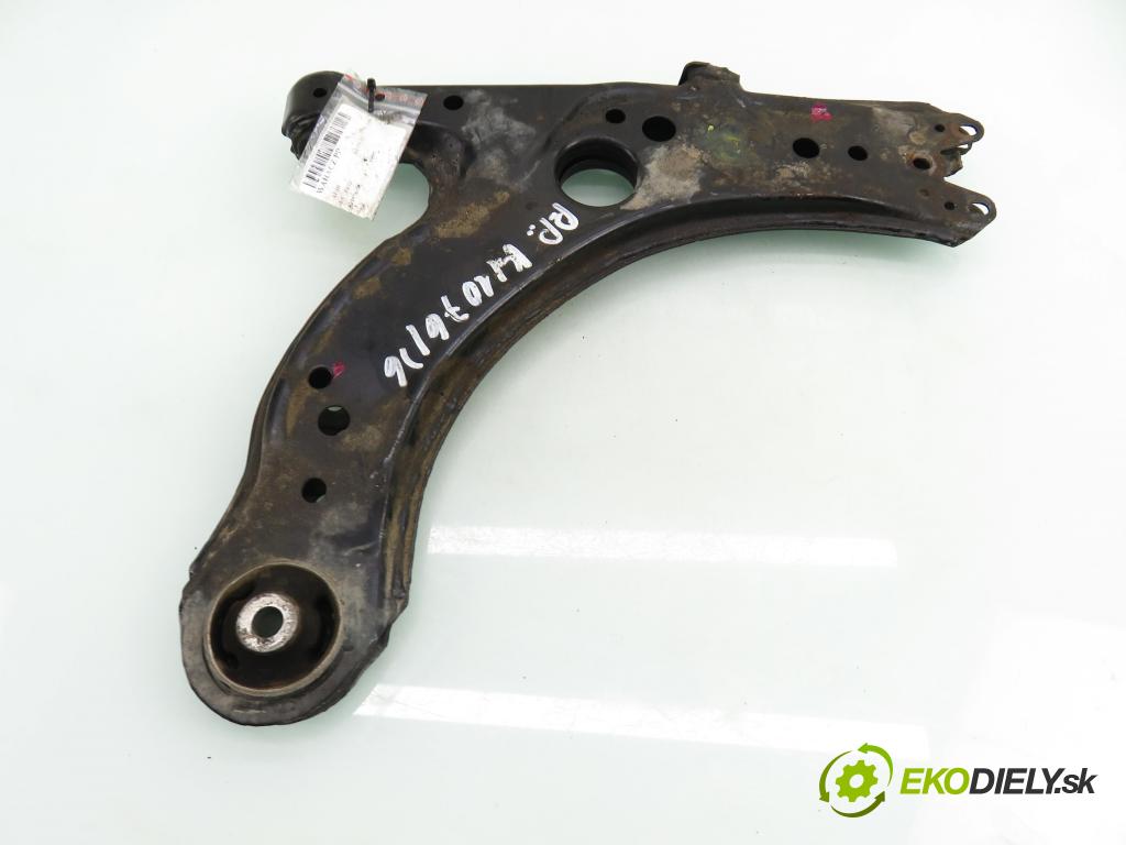 AUDI A3 (8L1) HB 1997 75,00 1.6 8V 102 - BFQ 1595,00 rameno PP 