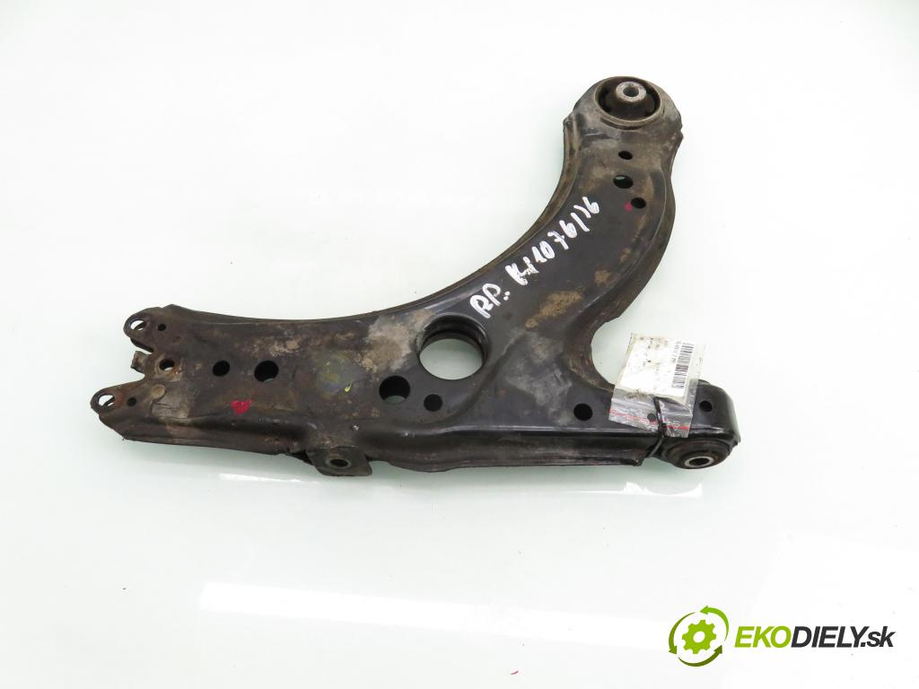 AUDI A3 (8L1) HB 1997 75,00 1.6 8V 102 - BFQ 1595,00 rameno PP