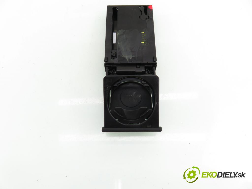 SEAT EXEO (3R2) SEDAN 2009 110,00 1.8 T - CFMA 1781,00 držák na nápoje 8H186253417S (Držák nápojů)
