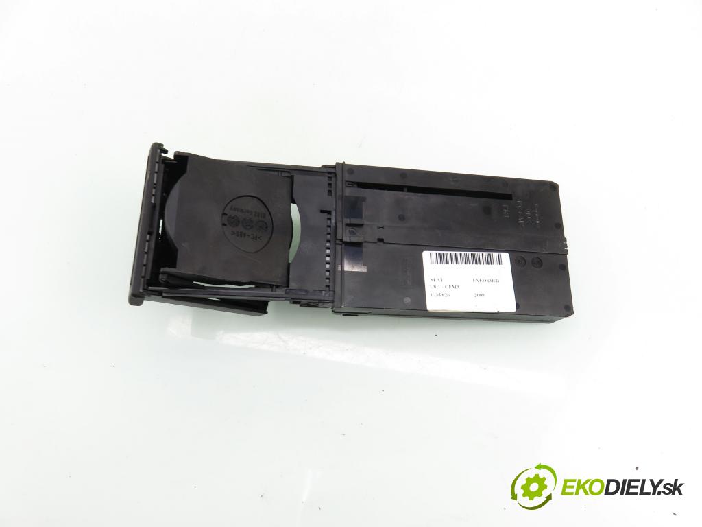 SEAT EXEO (3R2) SEDAN 2009 110,00 1.8 T - CFMA 1781,00 držák na nápoje 8H186253417S (Držák nápojů)