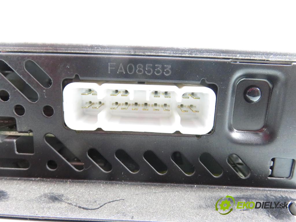 TOYOTA RAV 4 II (_A2_) SUV 2005 85,00 2.0 D-4D 4WD 116 - 1CD-FTV 1995,00 RADIO CD 8612042130