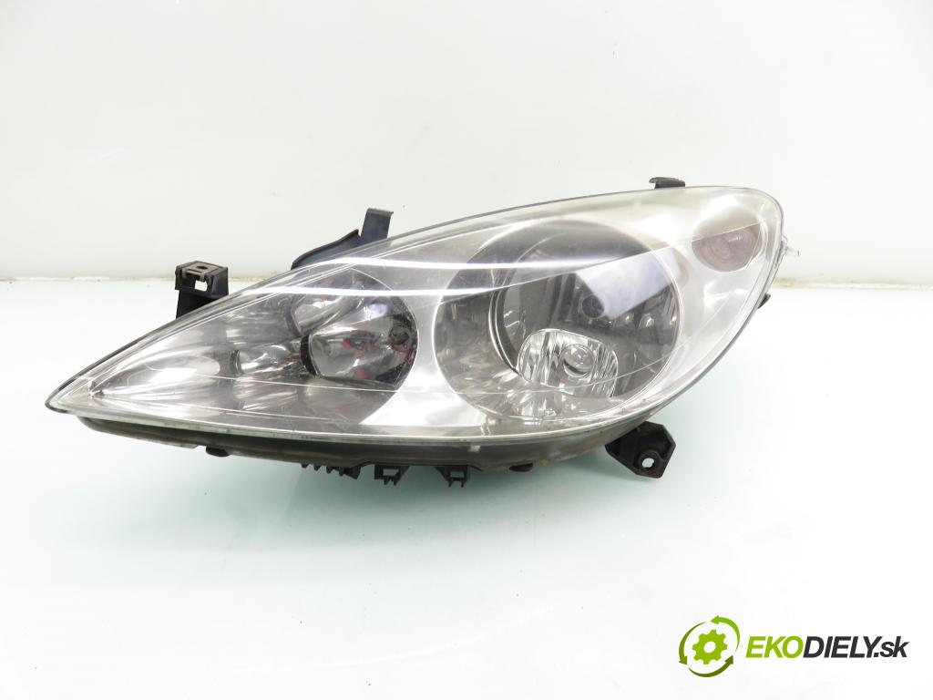 PEUGEOT 307 (3A/C) HB 2003 65,00 1.4 16V - KFU (ET3J4) 1360,00 Svetlo LP 9641615380 ; 89309111
