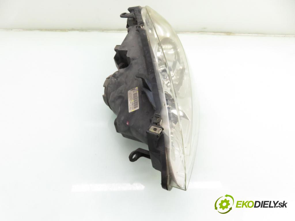 PEUGEOT 307 (3A/C) HB 2003 65,00 1.4 16V - KFU (ET3J4) 1360,00 Svetlo LP 9641615380 ; 89309111