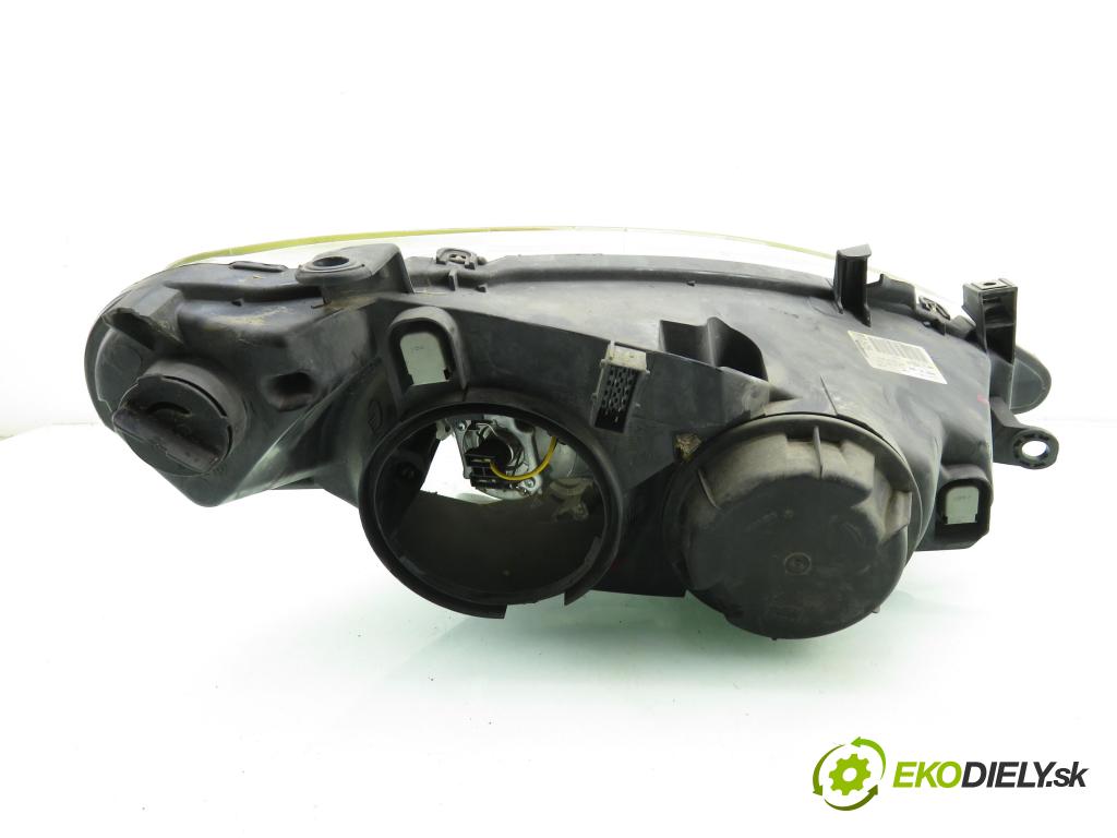 PEUGEOT 307 (3A/C) HB 2003 65,00 1.4 16V - KFU (ET3J4) 1360,00 Svetlo LP 9641615380 ; 89309111