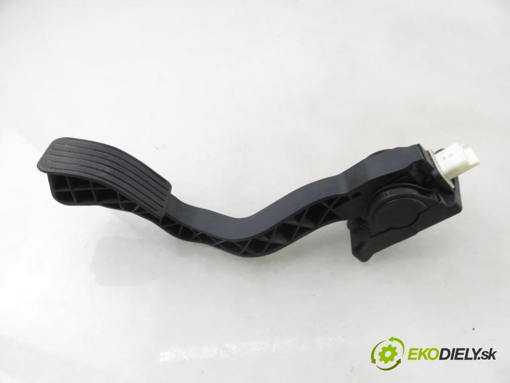 PEUGEOT 307 (3A/C) HB 2003 65,00 1.4 16V - KFU (ET3J4) 1360,00 potenciometr plynového pedálu 0280752251 ; 9646702180 ; F00C3E2429 (Potenciometr plynového pedálu)
