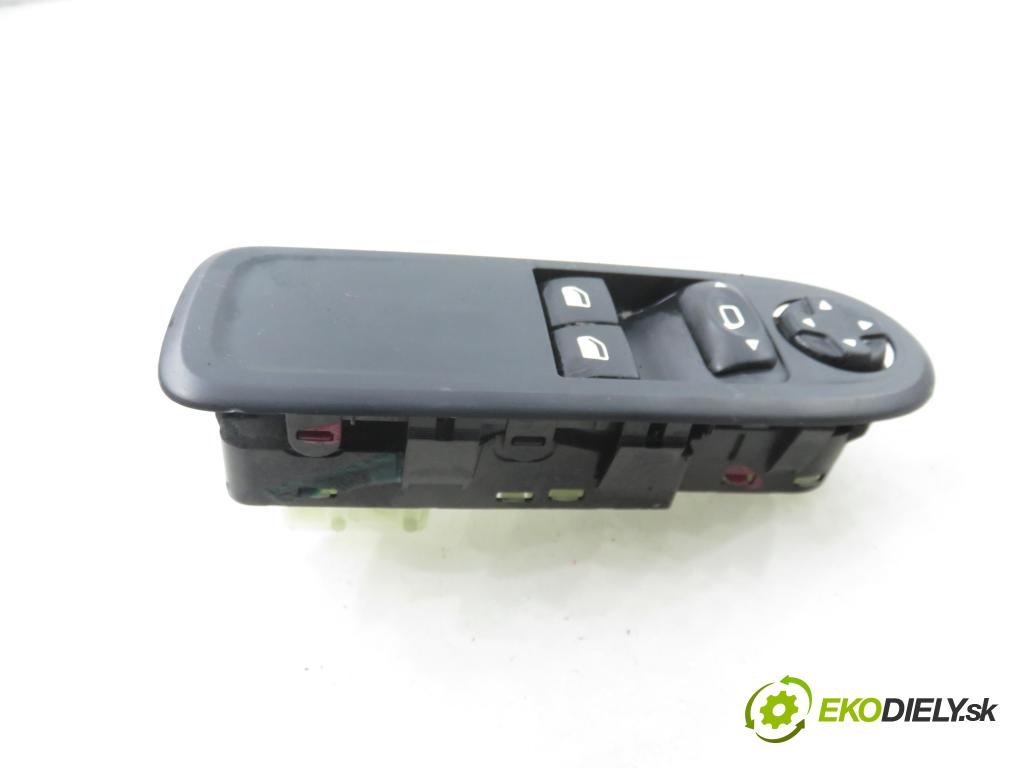 CITROEN C3 II (SC_) HB 2012 54,00 1.4 - KFT (TU3A) 1360,00 Panel ovládaní oken 96647495XT