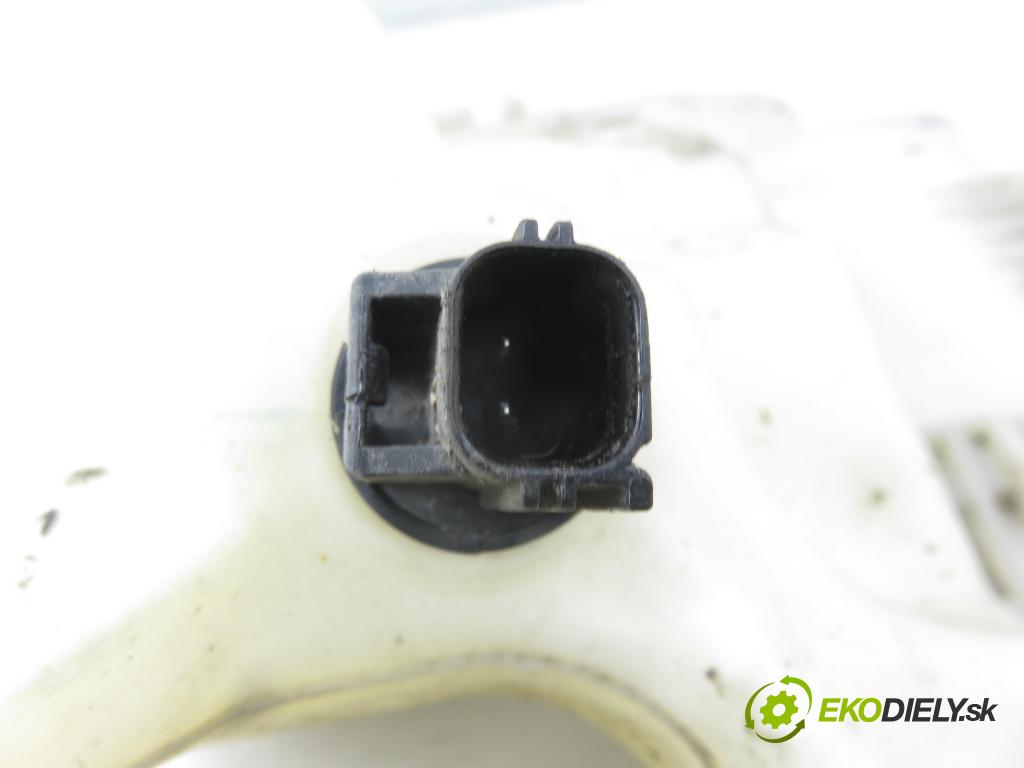 FORD MONDEO IV Turnier (BA7) KOMBI 2011 103,00 2.0 TDCi - QXBA 1997,00 Nádržka ostrekovačov AG9112A659AC (Kľučka dverí ostatné)