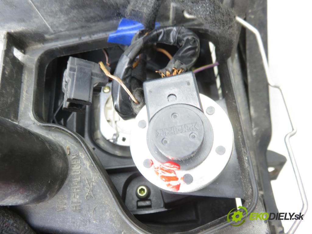 AUDI A4 (8E2, B6) SEDAN 2001 96,00 1.9 TDI - AWX 1896,00 Svetlo PP 8E0941004C ; 8E0990008C