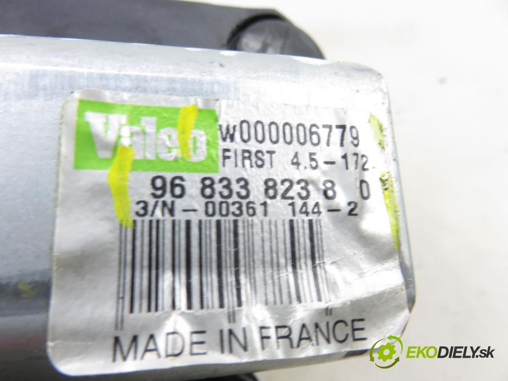 CITROEN C3 II (SC_) HB 2012 54,00 1.4 - KFT (TU3A) 1360,00 motorek stěrače ZADNÍ: 9683382380 ; W000006779