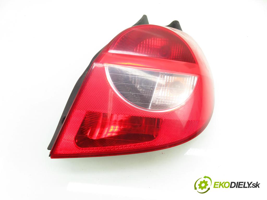 RENAULT CLIO III (BR0/1, CR0/1) HB 2006 50,00 1.5 dCi 68 - K9K 768 1461,00 Svetlo pravé zadné