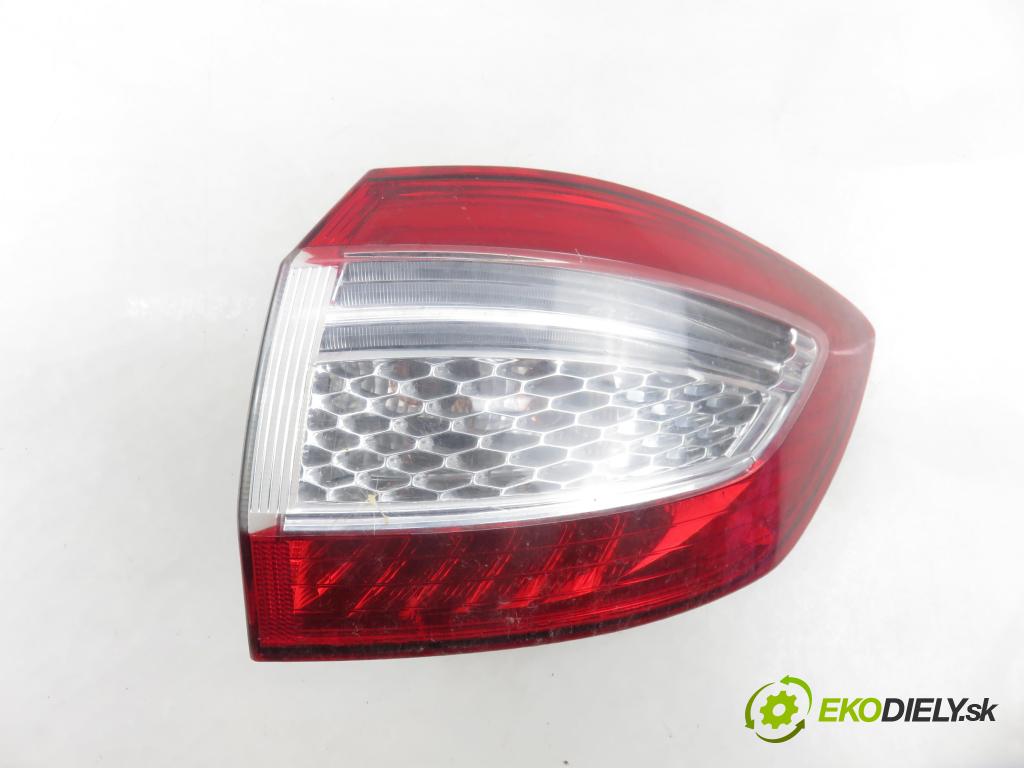 FORD MONDEO IV Turnier (BA7) KOMBI 2011 103,00 2.0 TDCi - QXBA 1997,00 Svetlo pravé zadné BS7113404B