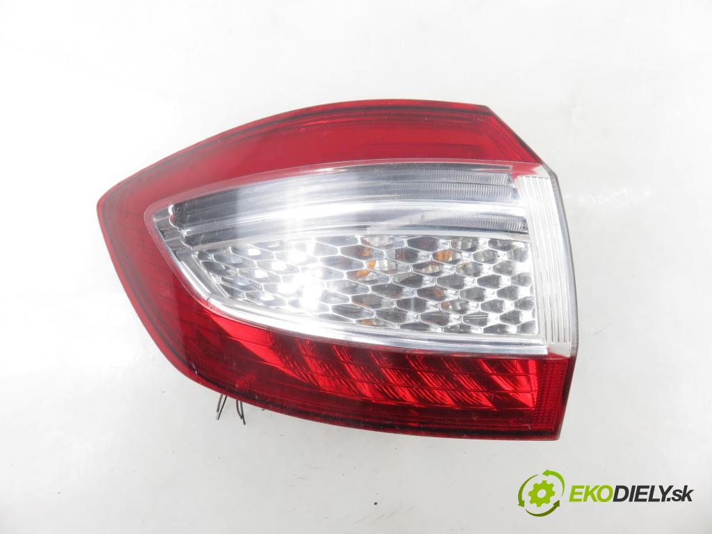 FORD MONDEO IV Turnier (BA7) KOMBI 2011 103,00 2.0 TDCi - QXBA 1997,00 Svetlo ľavé zadné BS7113405B