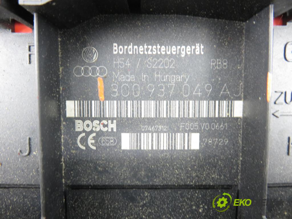 VW CADDY III Variant (2KB, 2KJ, 2CB, 2CJ) KOMBIVAN 2007 77,00 1.9 TDI PD 105 1896,00 MODUL BORDNETZ 3C0937049AJ
