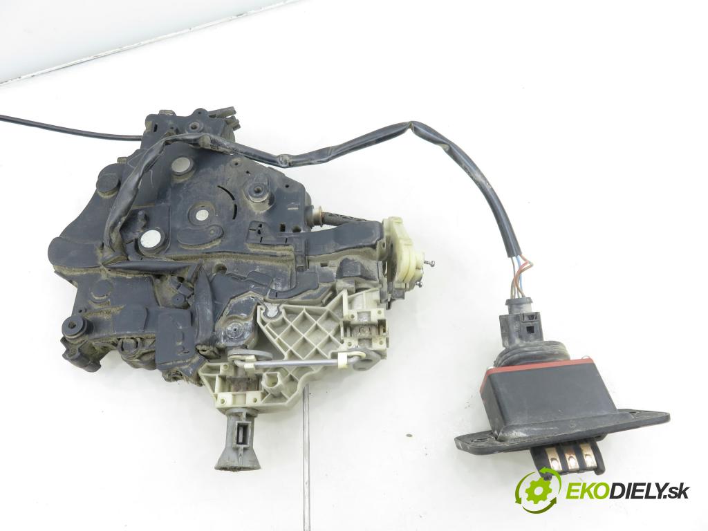 VW CADDY III Variant (2KB, 2KJ, 2CB, 2CJ) KOMBIVAN 2007 77,00 1.9 TDI PD 105 1896,00 zámok 2K0843653N