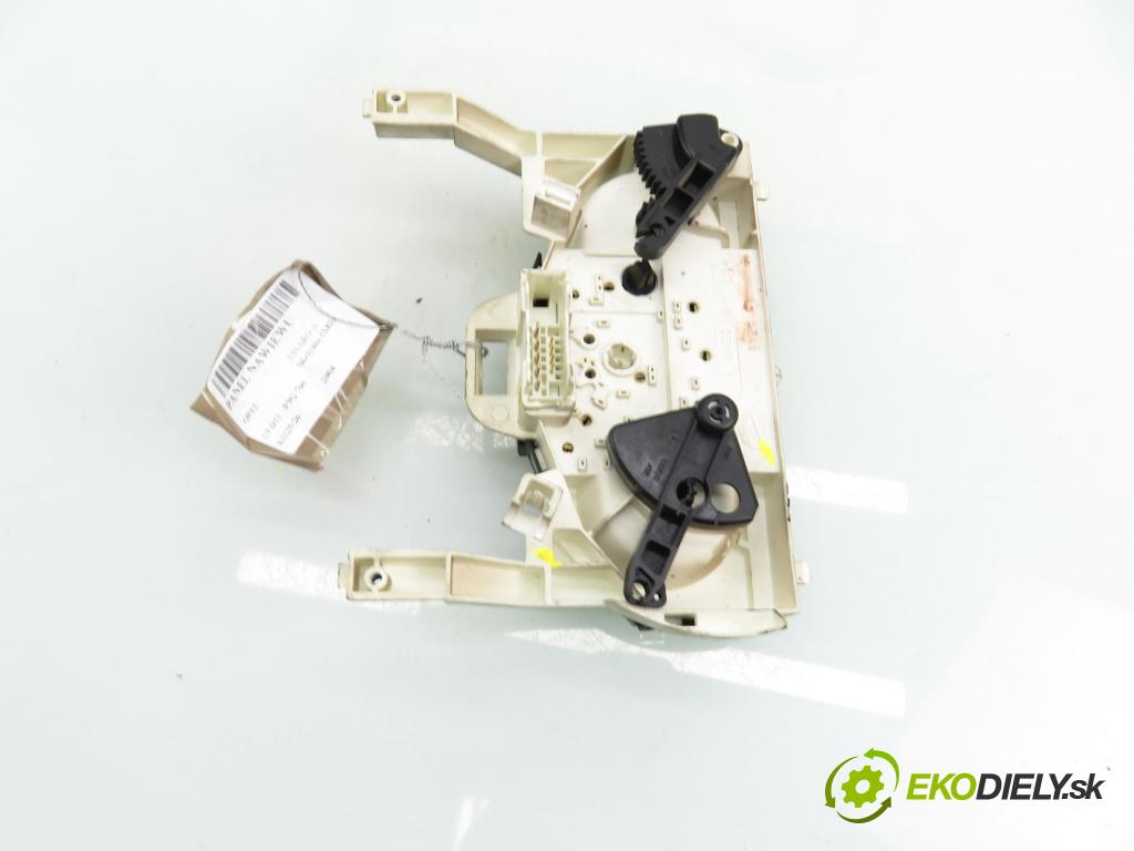 OPEL VIVARO A Skrzynia (X83) FURGON 2004 74,00 1.9 DTI - F9Q 760 1870,00 Panel topení W964097K