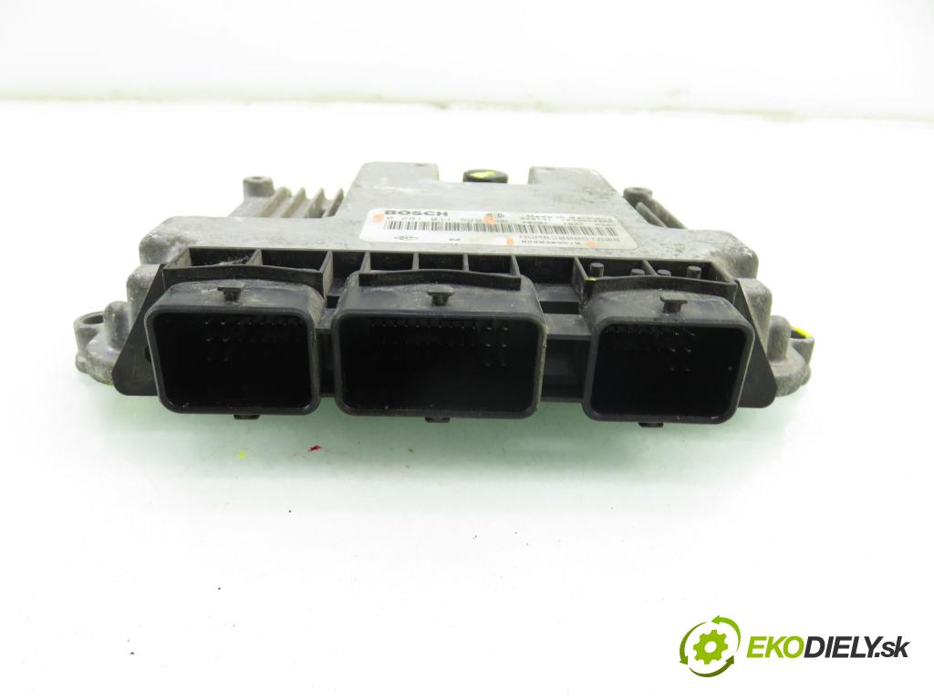 OPEL VIVARO A Skrzynia (X83) FURGON 2004 74,00 1.9 CDTI 101 - F9Q 760 1870,00 Riadiaca jednotka Motor 0281011529 ; 8200389519