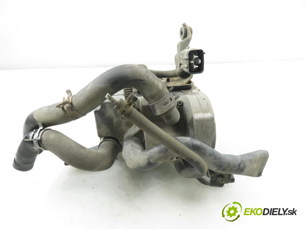 TOYOTA RAV 4 III (_A3_) SUV 2007 130,00 2.2 D 4WD 177 - 2AD-FHV 2231,00 Webasto 25228205 ; 136153FA (Webasto (nezávislé kúrenie))