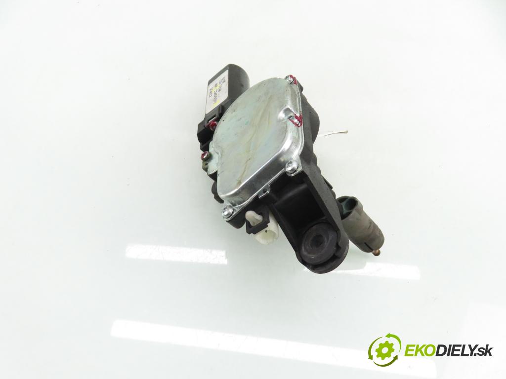 ALFA ROMEO 147 (937_) HB 2006 88,00 1.9 JTDM 8V (937.AXD1A, 937.AXU1A, 937.BXU1A) - 93 1910,00 motorek stěrače ZADNÍ: 23409371