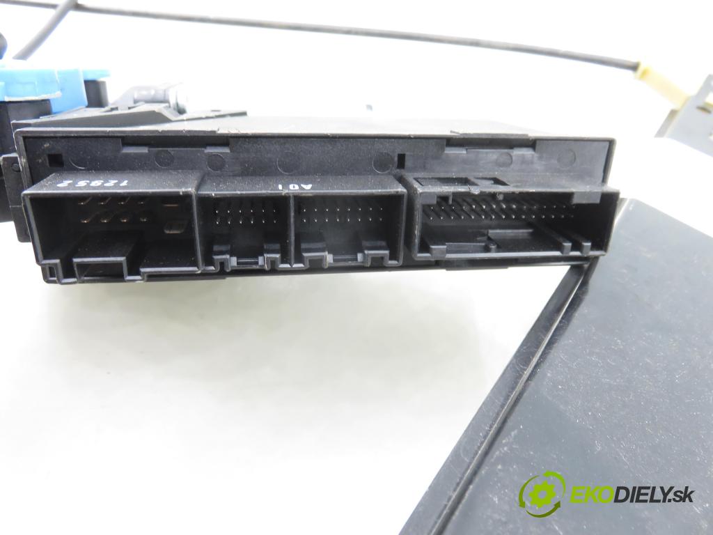 SEAT EXEO (3R2) SEDAN 2009 110,00 1.8 T - CFMA 1781,00 mechanismus oken 8E1959801G ; 8E0837461C ; 97001059994204