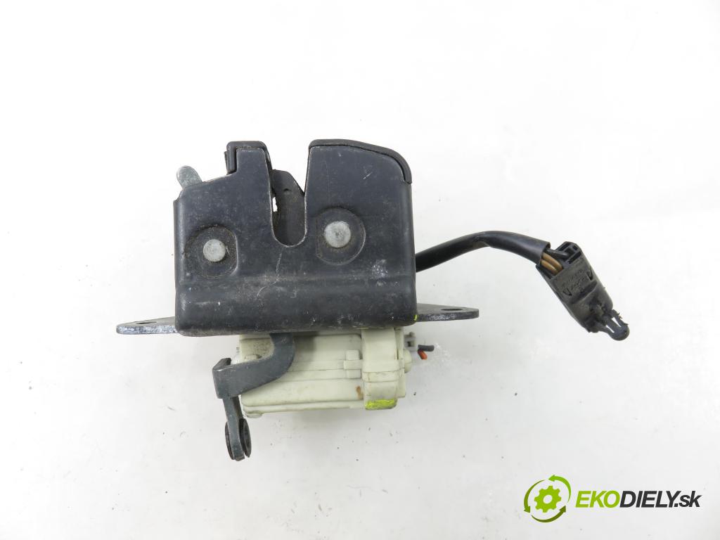 FIAT STILO (192_) HB 2001 85,00 1.9 JTD 115 - 192 A1.000 1910,00 zámok dveří kufr EL. 1027118403797