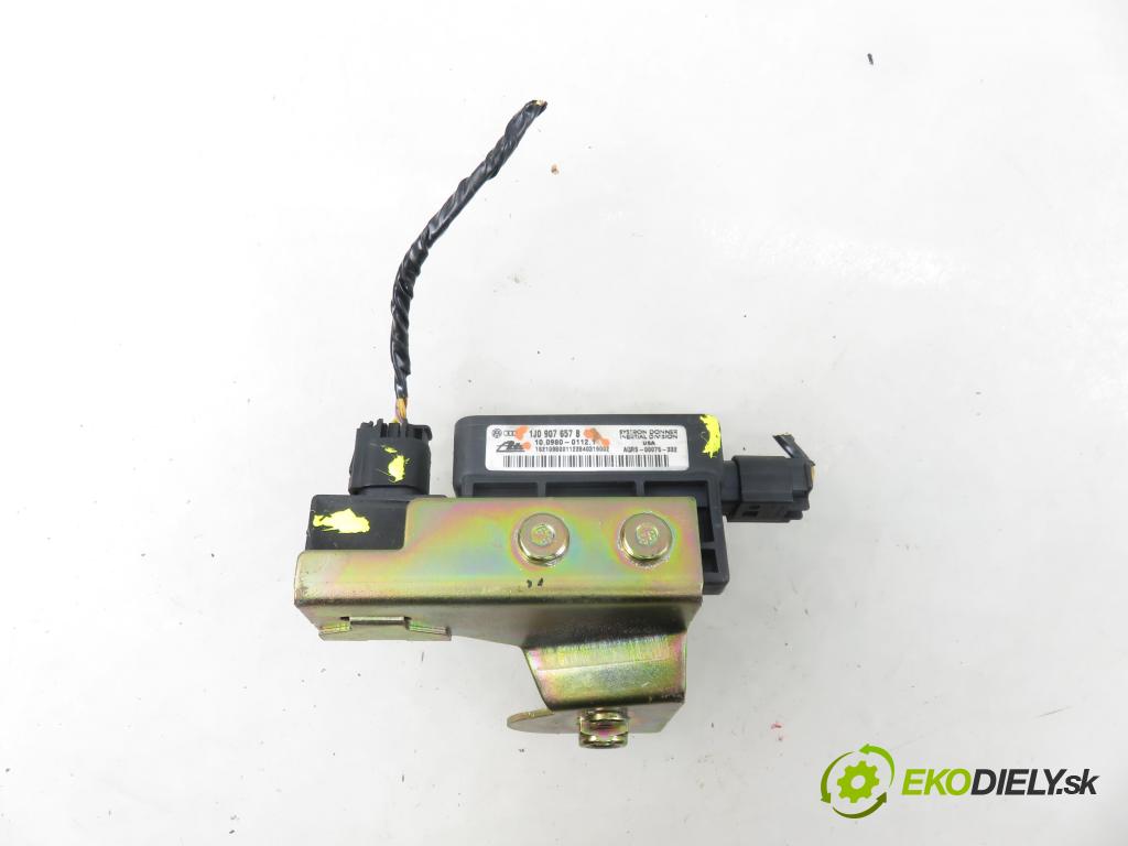 VW NEW BEETLE (9C1, 1C1) HB 2001 66,00 1.9 TDI - ALH 1896,00 Snímač ESP 1J1907657B ; 10098001121 ; 1J0907651A