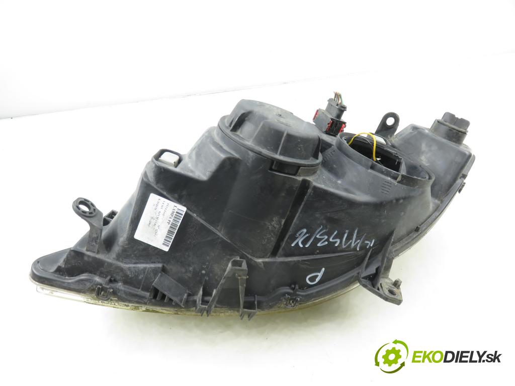PEUGEOT 307 (3A/C) HB 2003 65,00 1.4 16V - KFU (ET3J4) 1360,00 světlo PP 9641615280 ; 89309121