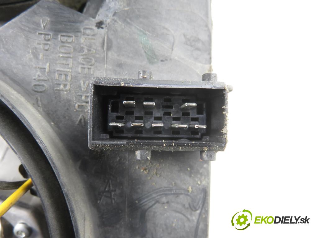 PEUGEOT 307 (3A/C) HB 2003 65,00 1.4 16V - KFU (ET3J4) 1360,00 světlo PP 9641615280 ; 89309121