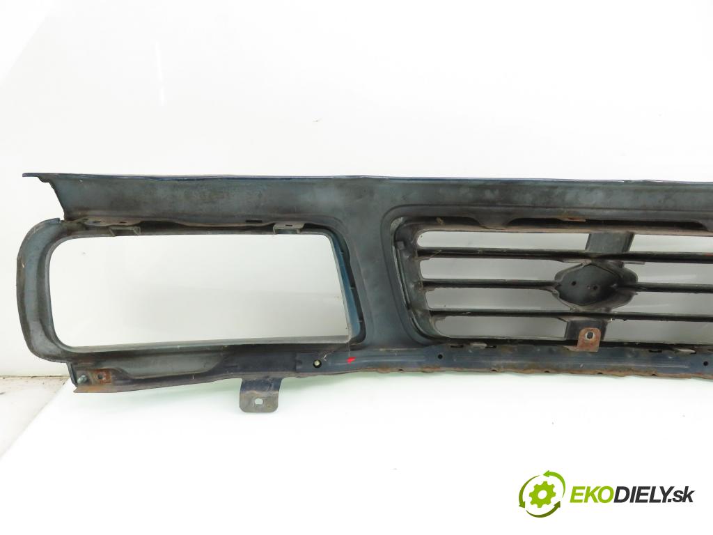 SUZUKI VITARA (ET, TA, TD) TERENOWY 1996 100,00 2.0 V6 24V Napęd na wszystkie koła (SV620) - H 20  1998,00 Mriežka / maska