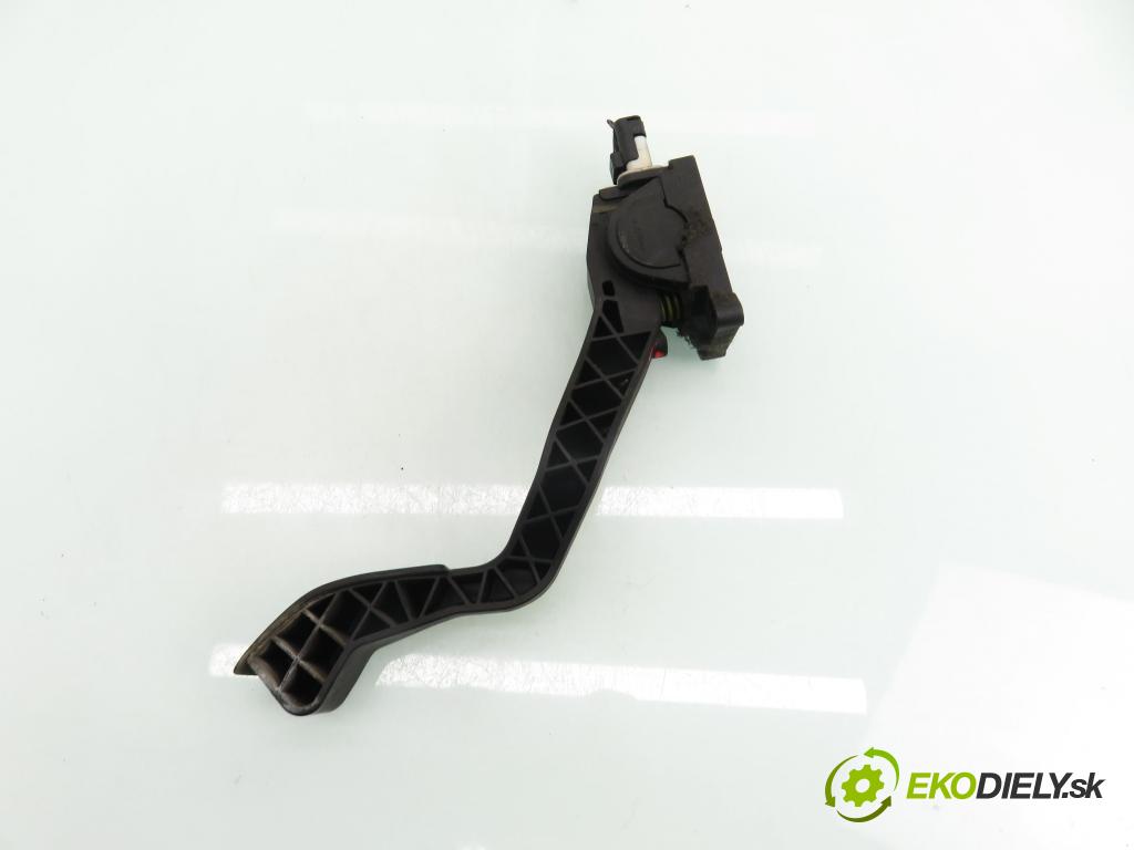 PEUGEOT 307 (3A/C) HB 2004 50,00 1.4 HDi - 8HZ (DV4TD) 1398,00 potenciometr plynového pedálu 0280752251 ; 9646702180 (Potenciometr plynového pedálu)