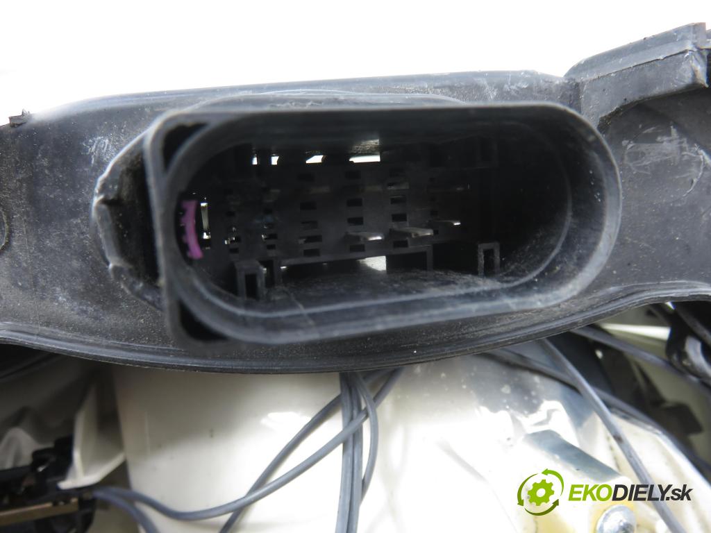 FORD MONDEO IV Turnier (BA7) KOMBI 2007 103,00 2.0 TDCi - QXBA 1997,00 Svetlo LP
