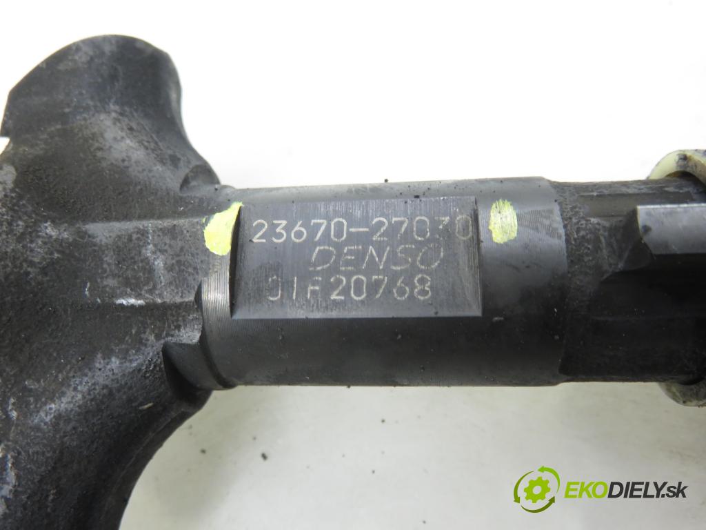 TOYOTA AVENSIS VERSO (_M2_) MINIVAN 2004 85,00 2.0 D (CLM20_) - 1CD-FTV 1995,00 vstřikovač 2367027030 (Vstřikovač paliva)