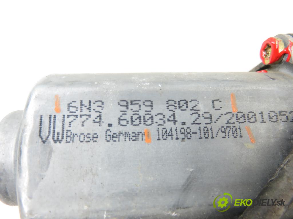 VW POLO (6N2) HB 2000 37,00 1.0 MPI 50 - AUC 999,00 mechanismus oken 6N3959802C ; 1041981019701