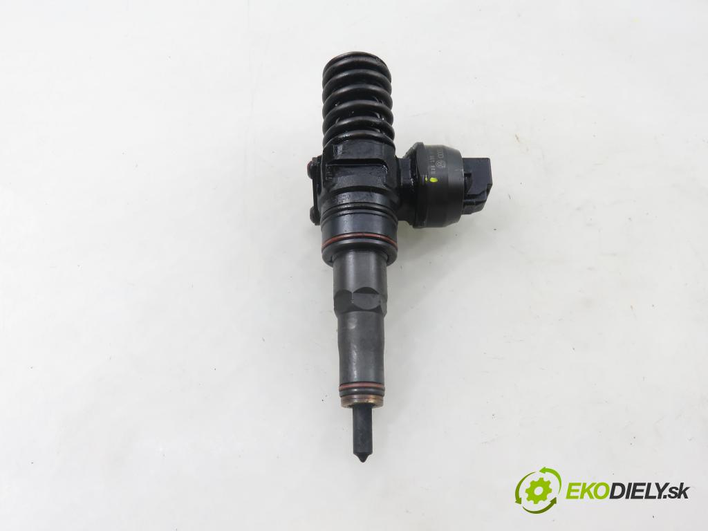 SEAT IBIZA III (6L1) HB 2002 96,00 1.9 TDI PD 130 - ASZ 1896,00 Vstrekovač 038130073AL ; 041472039 ; 59308842 (Vstrekovač paliva)