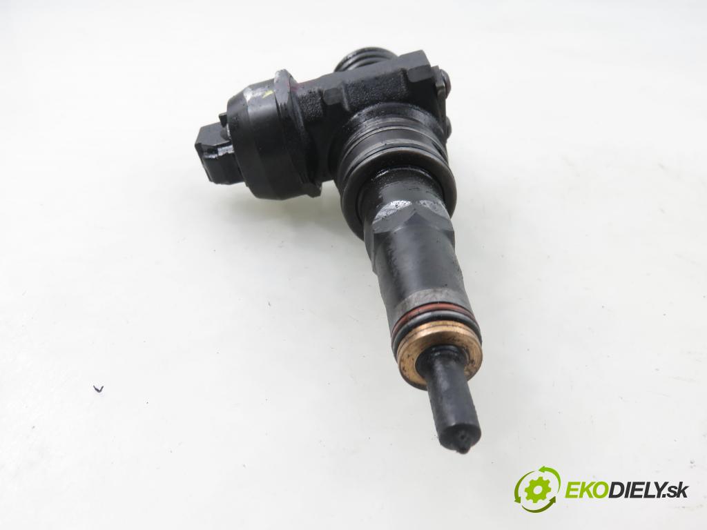 AUDI A4 (8E2, B6) SEDAN 2001 96,00 1.9 TDI PD 130 - AWX 1896,00 vstříkovač 038130073BA ; 0414720216 (Vstřikovač paliva)