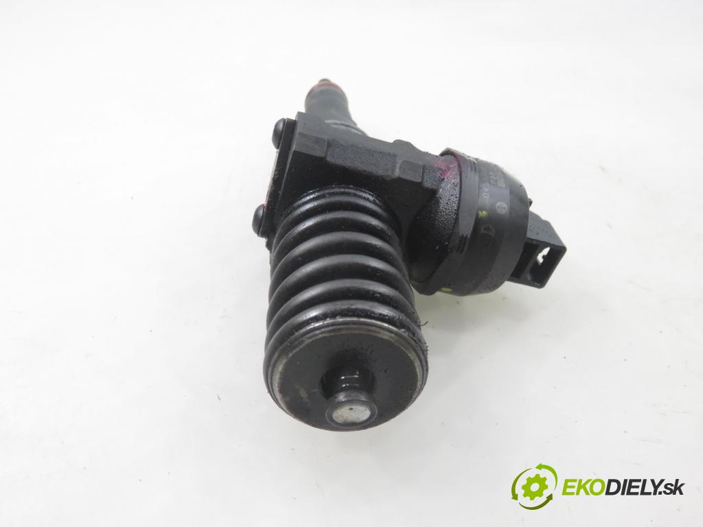 AUDI A4 (8E2, B6) SEDAN 2001 96,00 1.9 TDI PD 130 - AWX 1896,00 vstříkovač 038130073BA ; 0414720216 (Vstřikovač paliva)