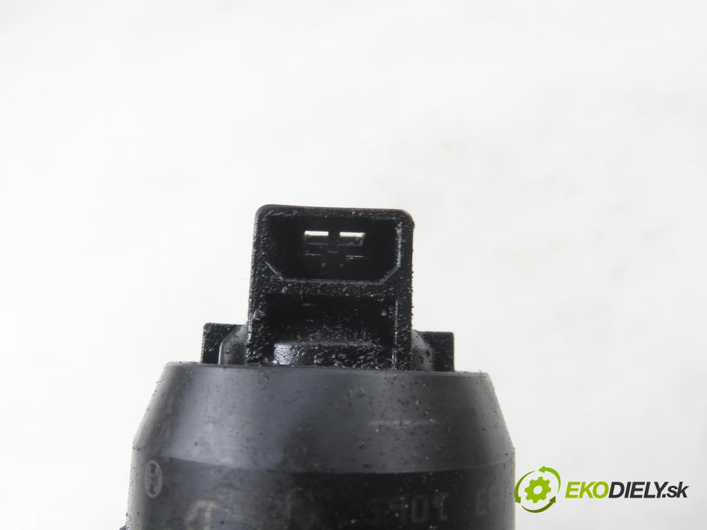 AUDI A4 (8E2, B6) SEDAN 2001 96,00 1.9 TDI PD 130 - AWX 1896,00 vstříkovač 038130073BA ; 0414720216 (Vstřikovač paliva)