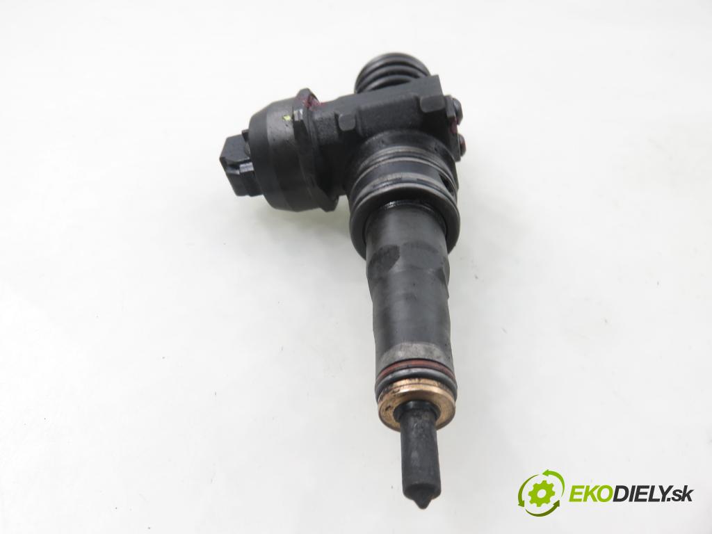 AUDI A4 (8E2, B6) SEDAN 2001 96,00 1.9 TDI PD 130 - AWX 1896,00 vstříkovač 038130073BA ; 0414720216 (Vstřikovač paliva)