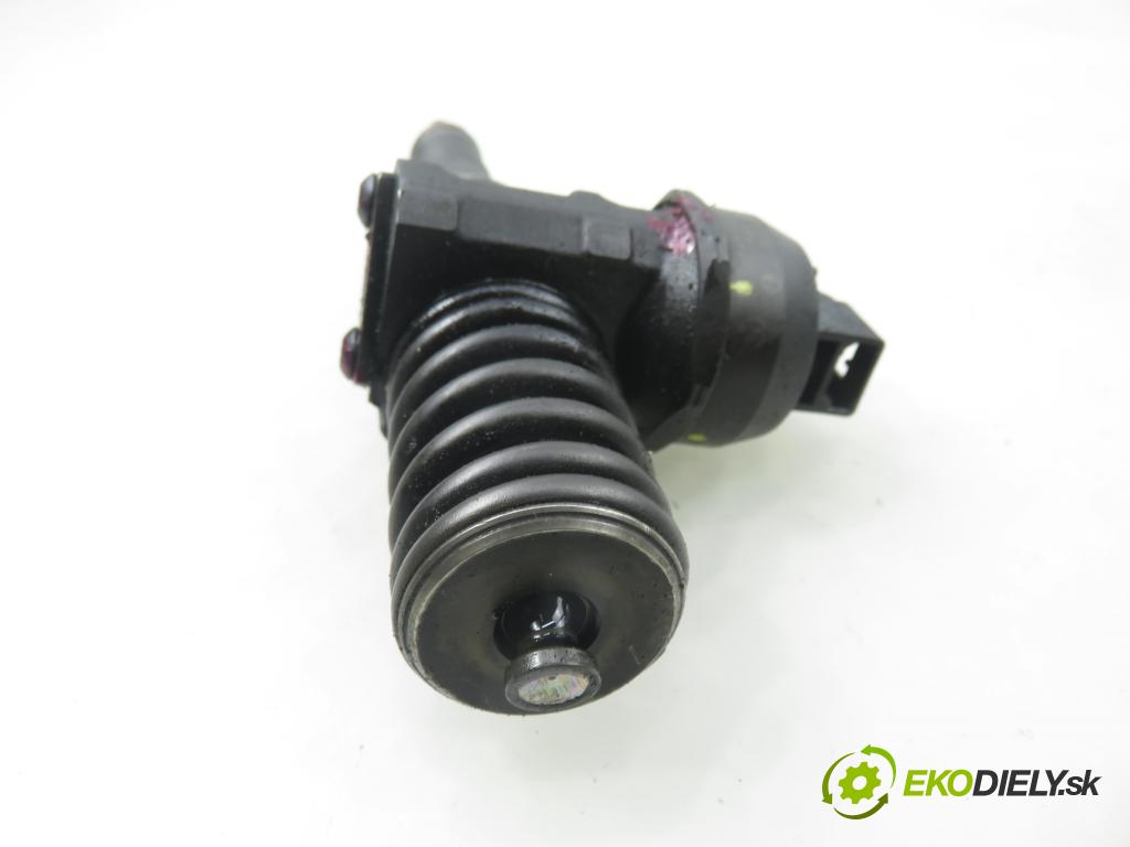 AUDI A4 (8E2, B6) SEDAN 2001 96,00 1.9 TDI PD 130 - AWX 1896,00 vstříkovač 038130073BA ; 0414720216 (Vstřikovač paliva)