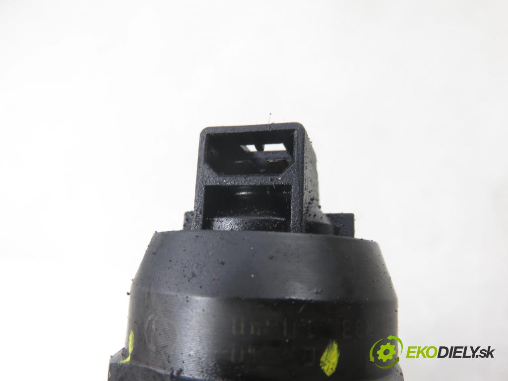 AUDI A4 (8E2, B6) SEDAN 2001 96,00 1.9 TDI PD 130 - AWX 1896,00 vstříkovač 038130073BA ; 0414720216 (Vstřikovač paliva)