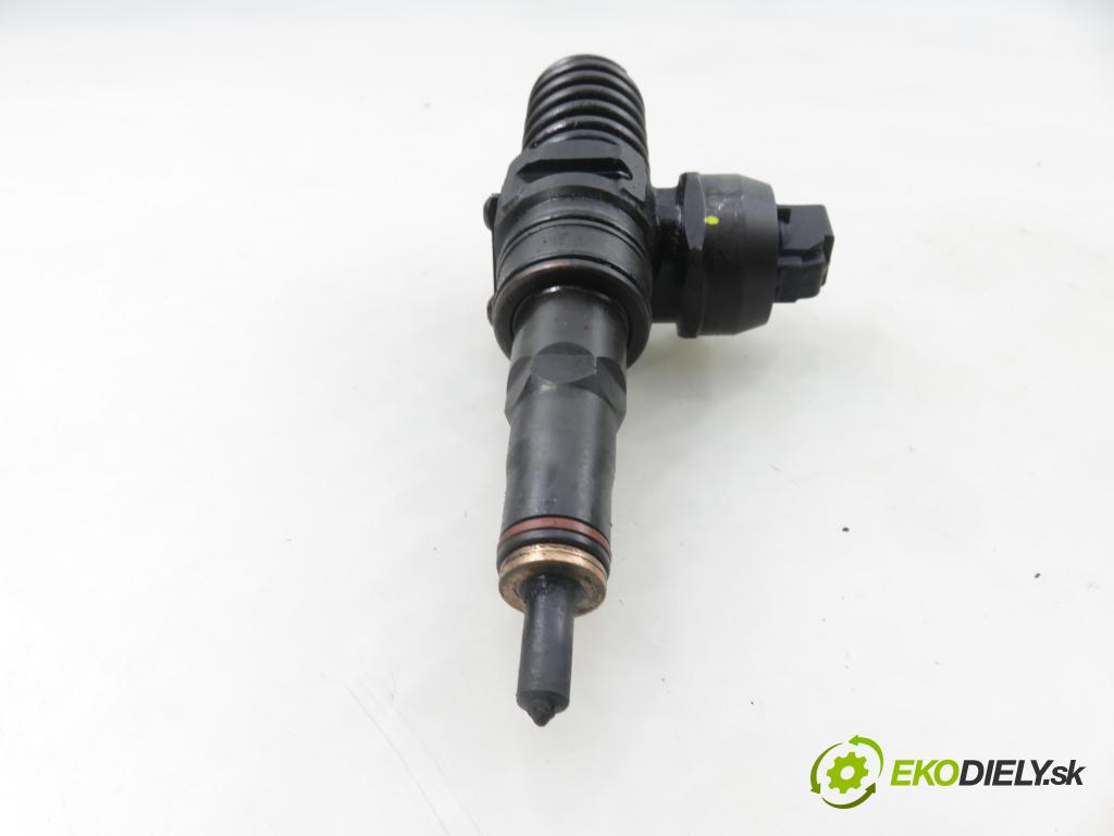 AUDI A4 (8E2, B6) SEDAN 2001 96,00 1.9 TDI PD 130 - AWX 1896,00 vstříkovač 038130073BA ; 0414720216 (Vstřikovač paliva)