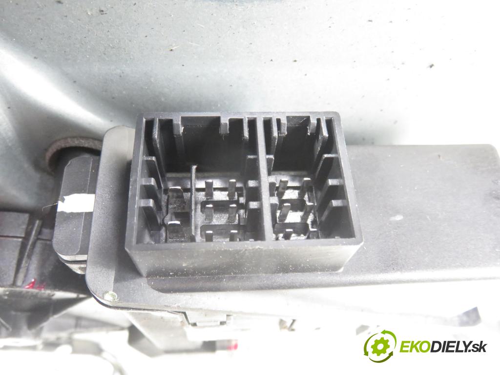 SKODA FABIA I (6Y2) HB 2002 74,00 1.9 TDI PD 100 - ATD 1896,00 Mechanizmus okien 6Q0959811 ; 6Y0839751E ; 400547F