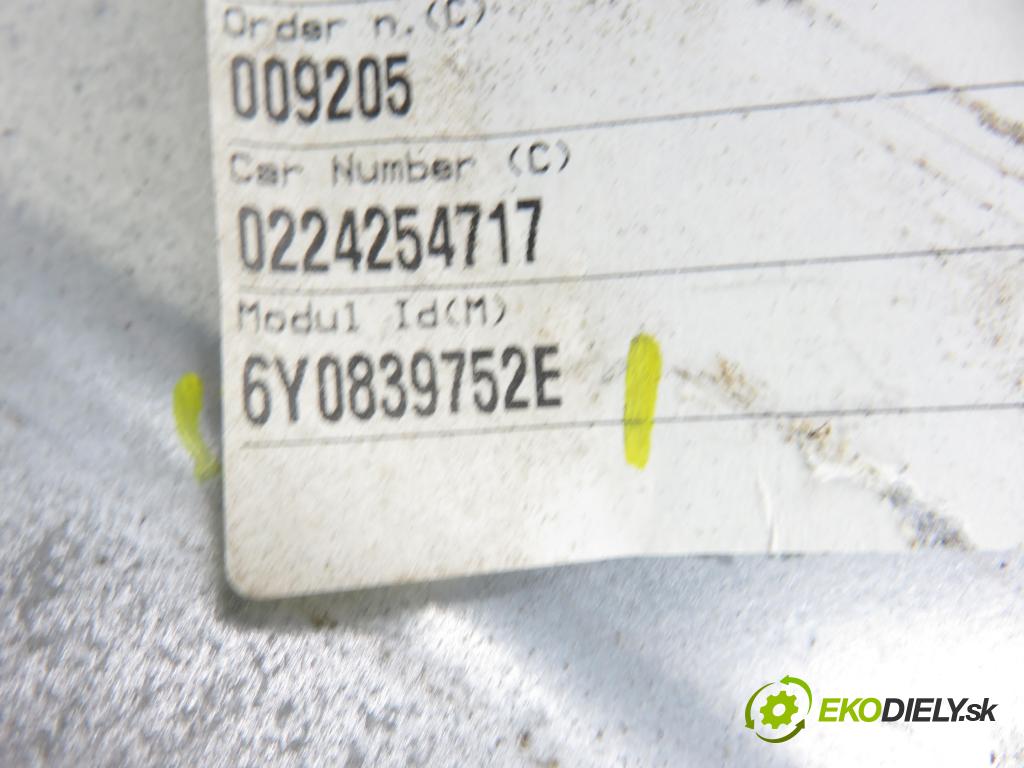 SKODA FABIA I (6Y2) HB 2002 74,00 1.9 TDI PD 100 - ATD 1896,00 Mechanizmus okien PTE 6Q0959812 ; 6400546F ; 6Y0839752E