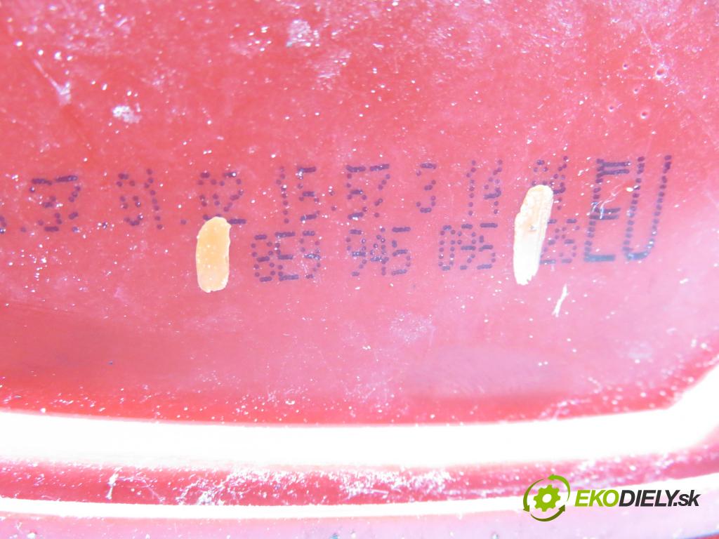 AUDI A4 Avant (8E5, B6) KOMBI 2004 96,00 1.9 TDI - AWX 1896,00 světlo levé zadní 8E9945095