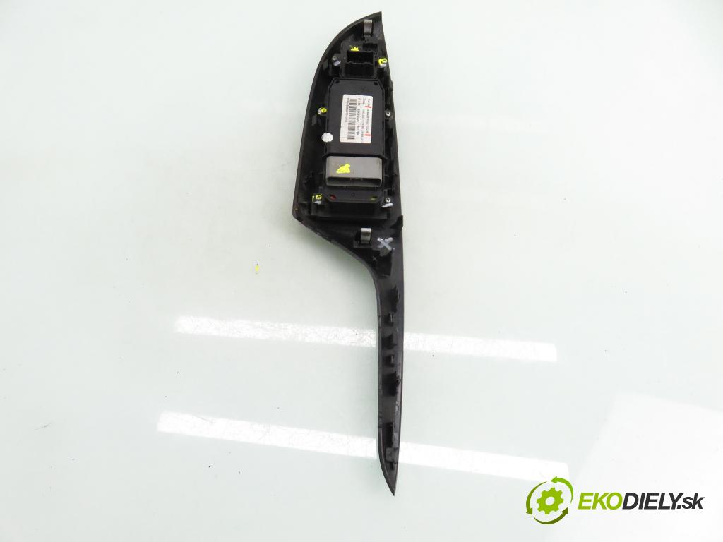 HONDA CIVIC VIII (FN, FK) HB 2006 103,00 2.2 CTDi (FK3) - N22A2 2204,00 Panel ovládania okien 83540SMGG110UHS