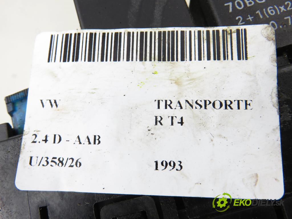 VW TRANSPORTER IV Skrzynia (70XA) FURGON 1993 57,00 2.4 D - AAB 2370,00 Skrinka POJISTKY: 357937039