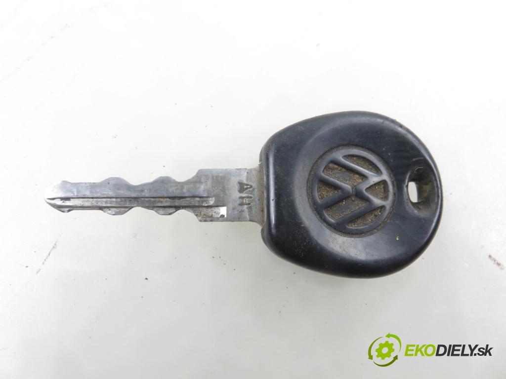 VW TRANSPORTER IV Skrzynia (70XA) FURGON 1993 57,00 2.4 D 78 - AAB 2370,00 spinačka 701905851 (Spínacia skrinka)