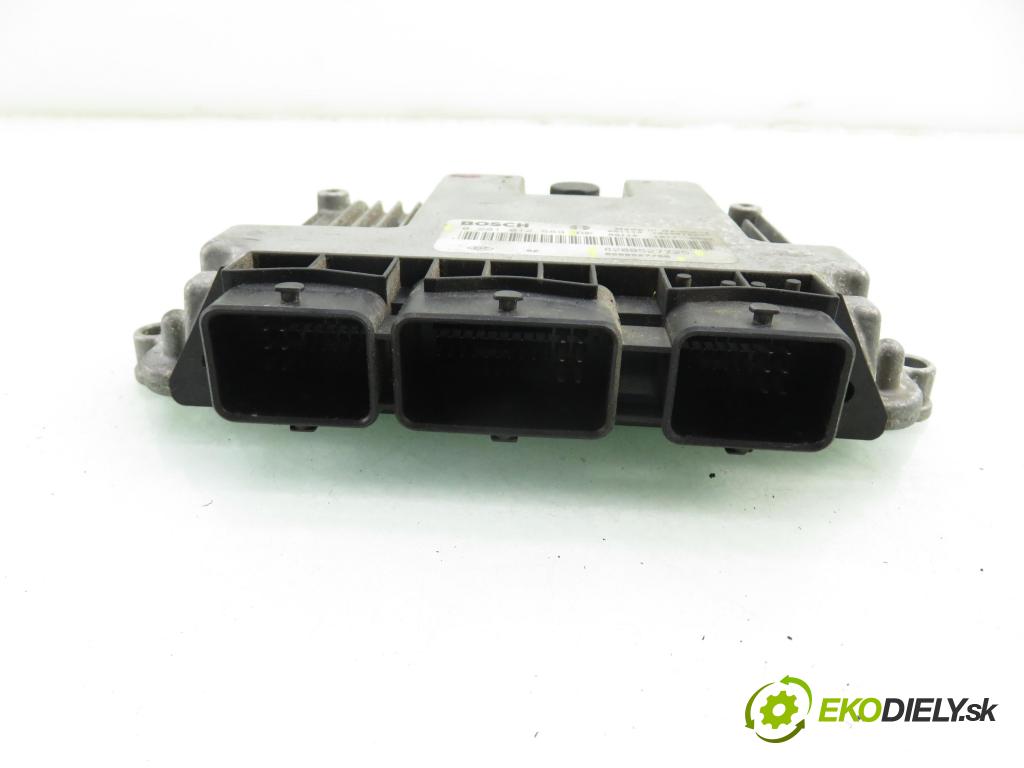 RENAULT GRAND SCENIC II (JM0/1_) HB 2006 88,00 1.9 dCi 120 - F9Q 812 1870,00 Riadiaca jednotka Motor 0281012589 ; 8200527725 ; 8200527756