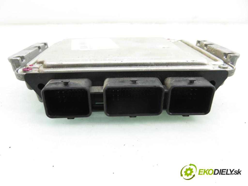 RENAULT GRAND SCENIC II (JM0/1_) HB 2006 88,00 1.9 dCi 120 - F9Q 812 1870,00 Riadiaca jednotka Motor 0281012589 ; 8200527725 ; 8200527756