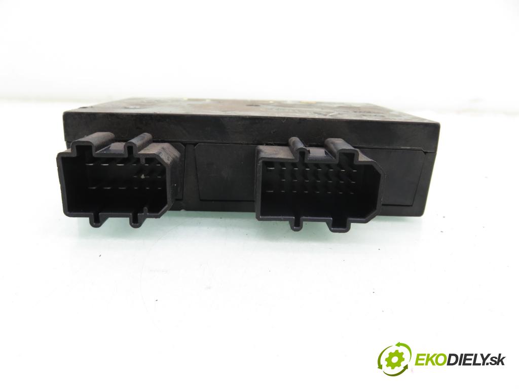 VW BORA (1J2) SEDAN 2000 74,00 1.6 - AKL 1595,00 MODUL komfortu 1J0959799N ; 5DK00795450