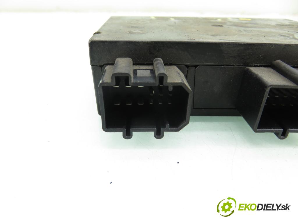 VW BORA (1J2) SEDAN 2000 74,00 1.6 - AKL 1595,00 MODUL komfortu 1J0959799N ; 5DK00795450